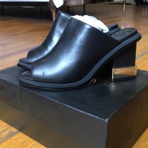 Kat Maconie - Jilly Mule